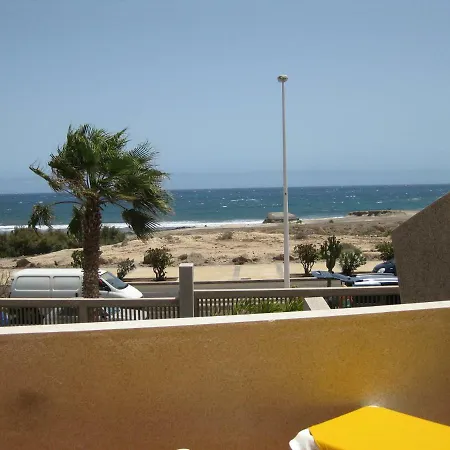 Beach Front Seaview Wifi 公寓 厄尔梅达诺